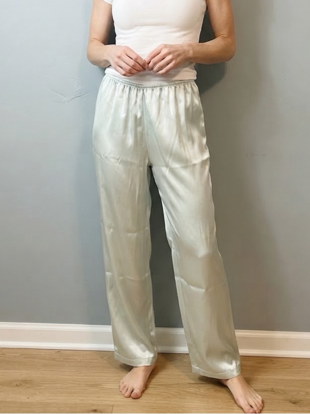 Pale Green Satin Feeling Pull On Pajama Loungewear Bottoms. Size Large